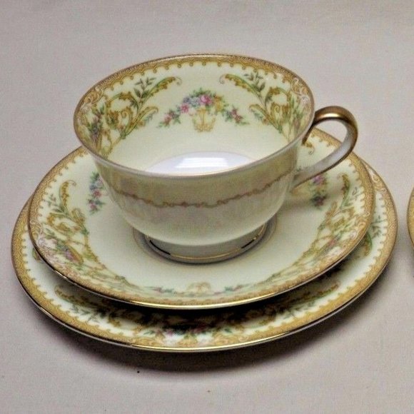 Noritake China Nanette set of 2 - 3 pc Footed Teacup, Saucer and Luncheon Plates - Picture 2 of 16
